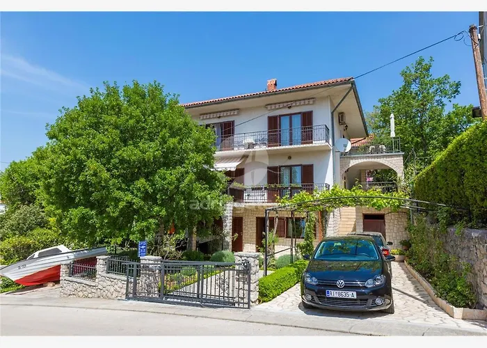Apartments Dora