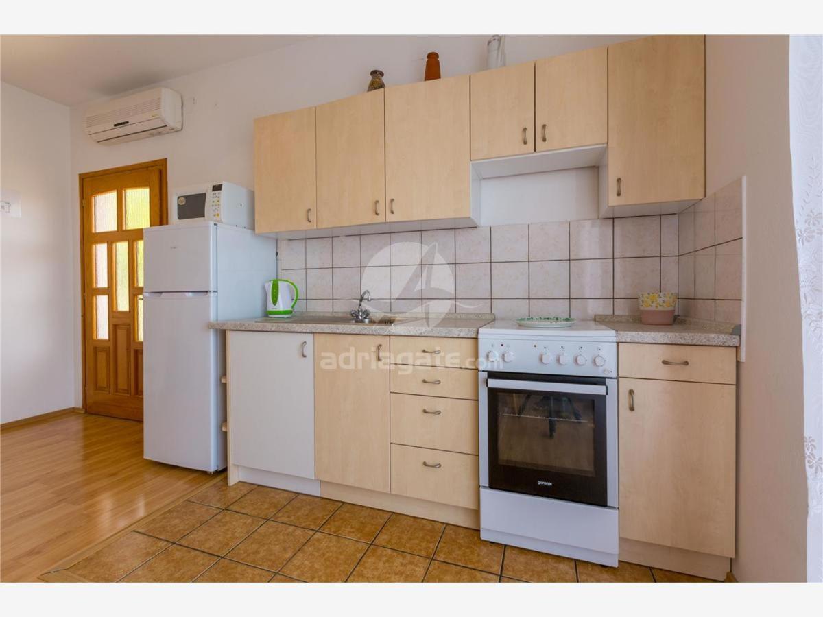 Apartment Dora Selce