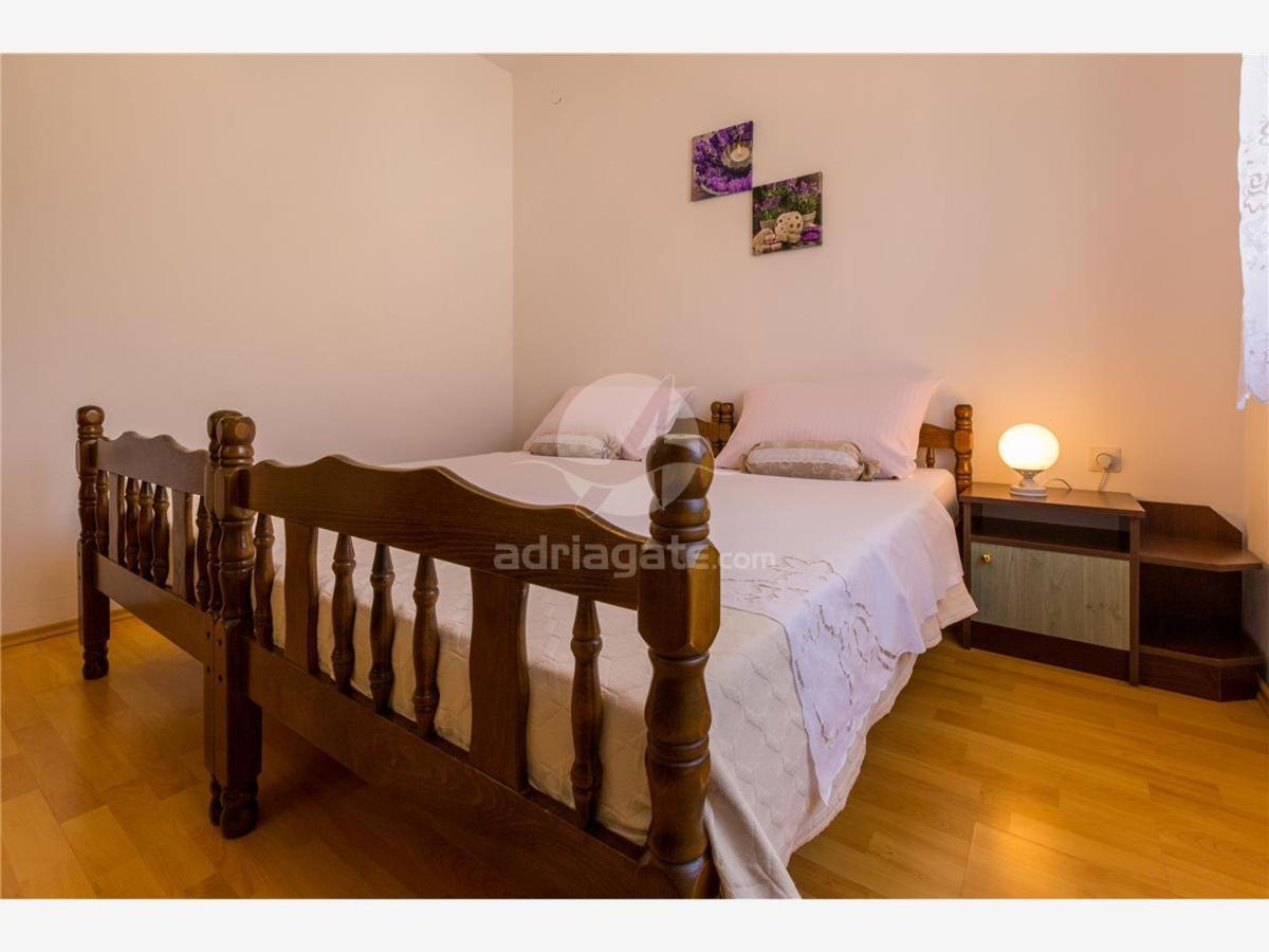 Dora Apartment